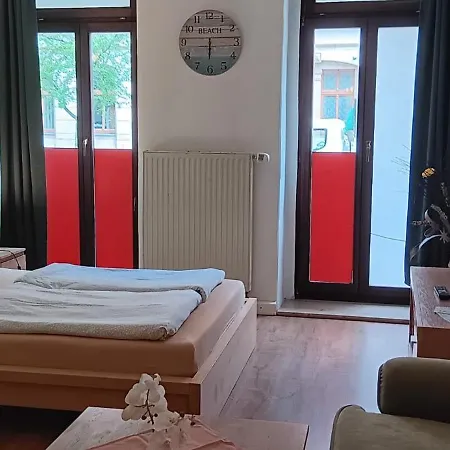 Phoenix Gæstehus 2*